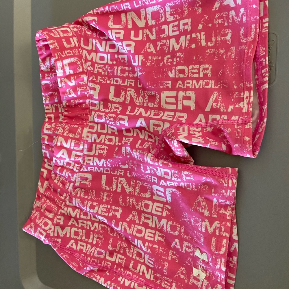 5/$25 UA shorts. Size medium